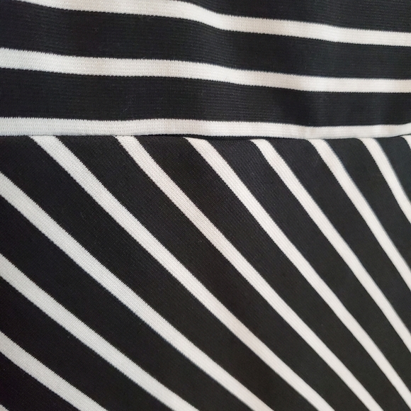 Off the Shoulder Striped Dress - New - Picture 4 of 5